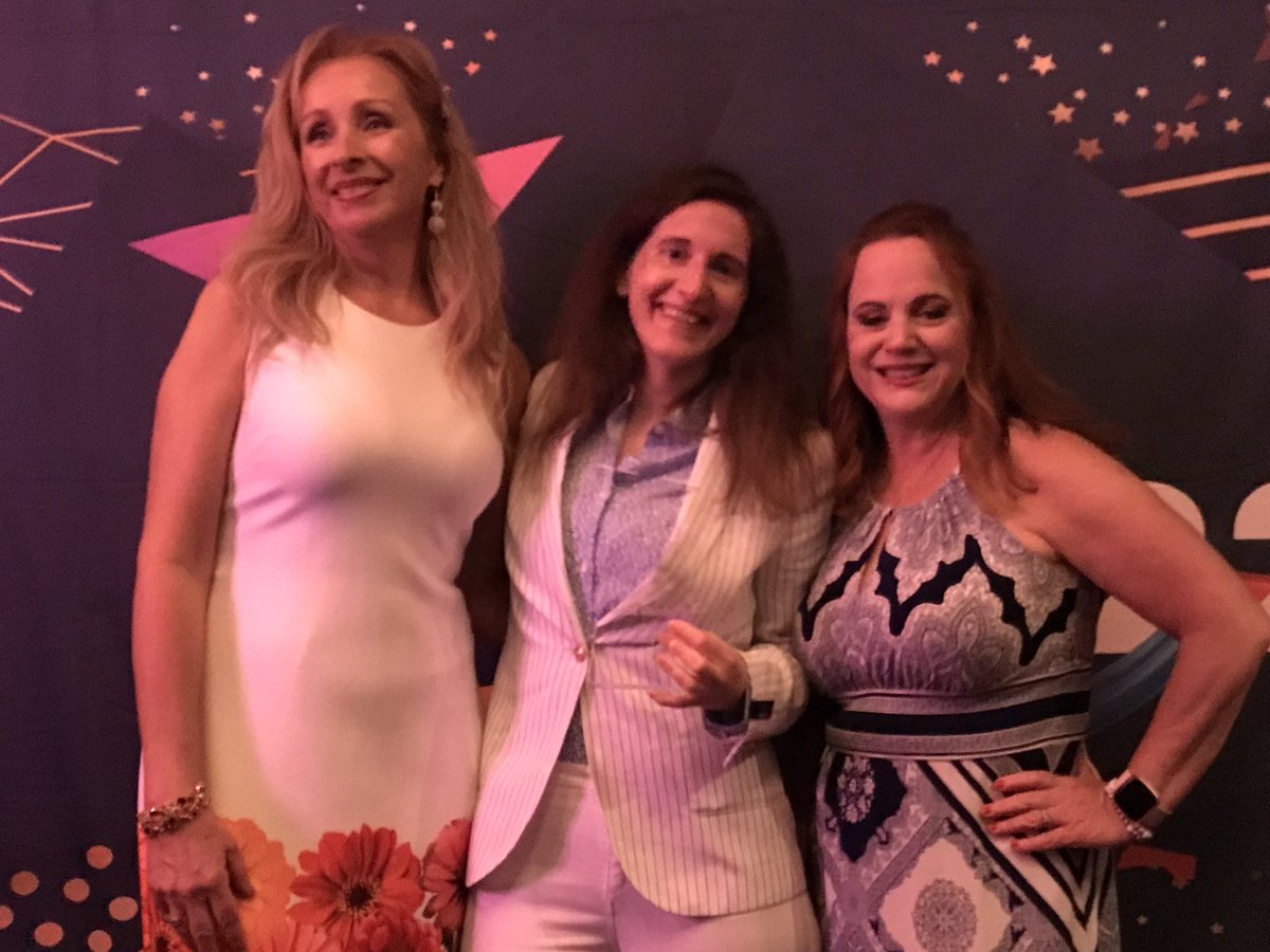 Gabrielle_BGB's tweet photo. This week, I had the most wonderful gift by winning an award...
EDUCATOR OF THE YEAR at #AYA2022 United Cybersecurity Alliance
@Inteligenca4 @KarmenINTL 
I had also had the opportunity to meet amazing people 😊 https://t.co/Dm5asXD2V9