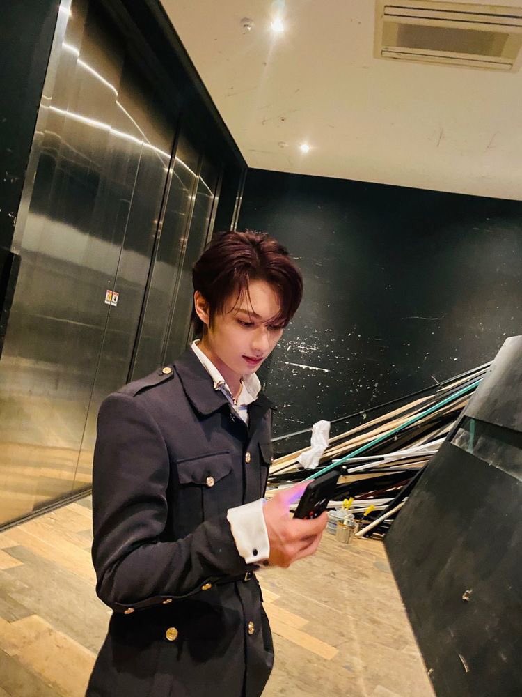 cheollie_hannie's tweet photo. JUN BIRTHDAY GIVEAWAY! 🍰
✧◝(⁰▿⁰)◜✧

3 winners of 30php gcash

— FOLLOW, LIKE and RT this tweet
— REPLY bday tags and tag @.pledis_17
— ends after his bday vlive tomorrow 

HAPPY MOON JUNHUI DAY! 🌙🤍🎊
#MOON에게_준휘생일축하가_닿기를
#BrightestMoonJUNHUIDAY https://t.co/Pzteb42tff