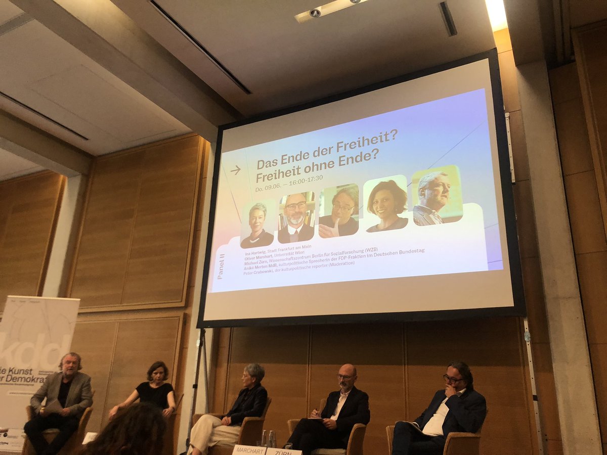 kaaeff's tweet photo. ‚Wer hat sich in den letzten zwei Jahren in seiner persönlichen Freiheit substanziell eingeschränkt gefühlt‘ ist die Eröffnungsfrage beim letzten Panel für heute ##kdd22 https://t.co/kkyrqNT6ub