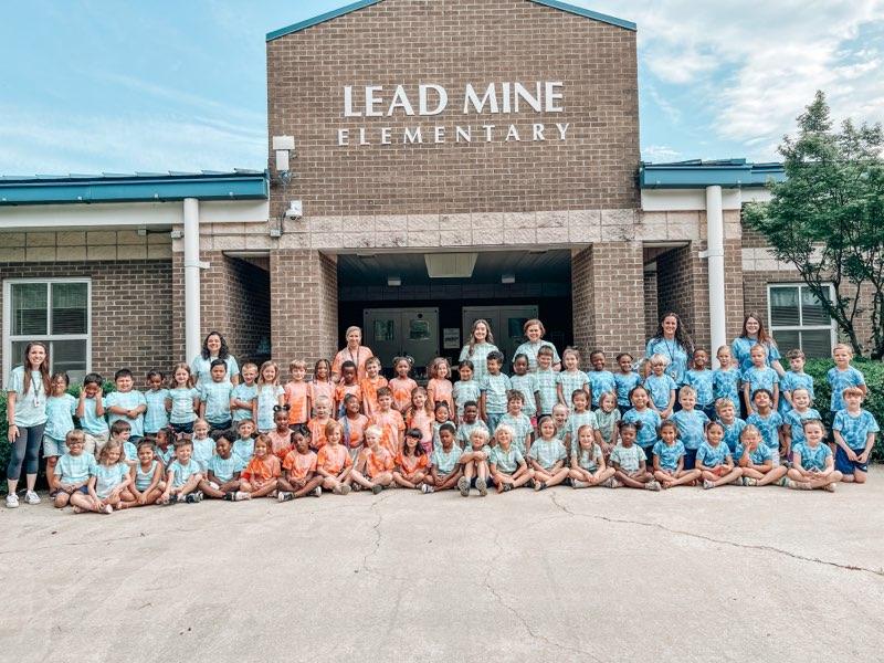 Moving on up...our Kinder Leopards and Leopard Learning Leaders celebrating their hard work...💙💛💙💛!