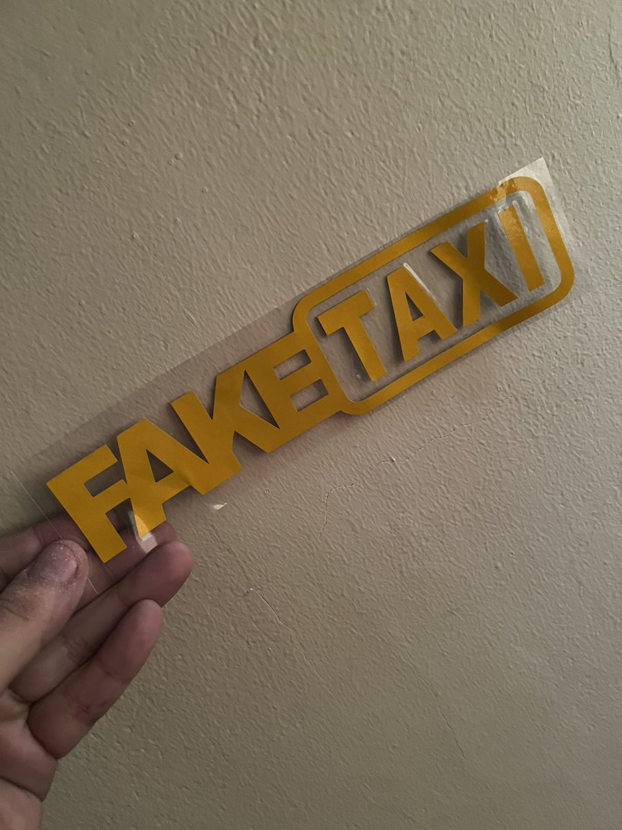 italiux's tweet photo. Ya me llegaron los nuevos stickers de mi emprendimientos de Taxis. #quererEspoder #tuenvidiaesmiprogreso https://t.co/qAnlp9DP6s