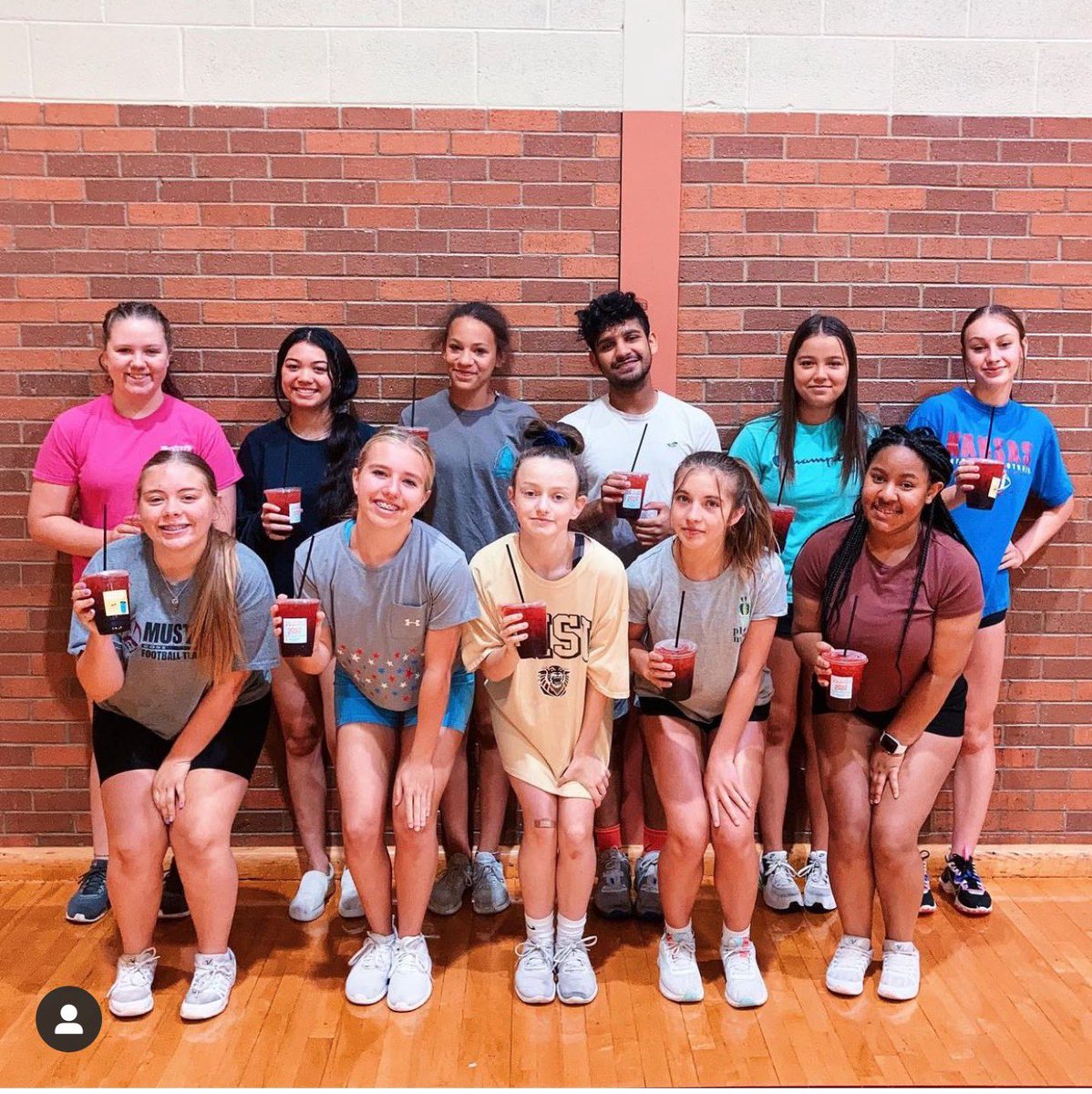 SCMustangsCheer's tweet photo. Big S/O to evolve nutrition for helping us put some pep in our step for our 6 AM practice ☀️🤩📣 https://t.co/gI6EghxMDQ