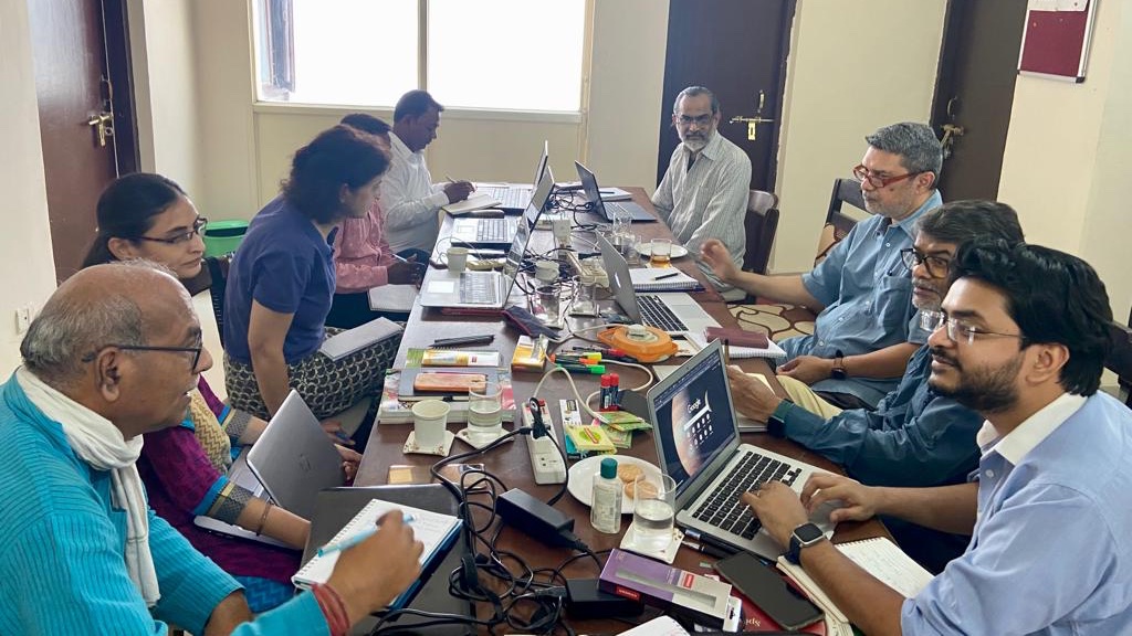 subirshukla's tweet image. Team Ignus developing an #FLN oriented #LearningRecovery package for the govt school system of a northeastern state, in partnership with RTT. It&apos;s fascinating, complex and painstaking work!