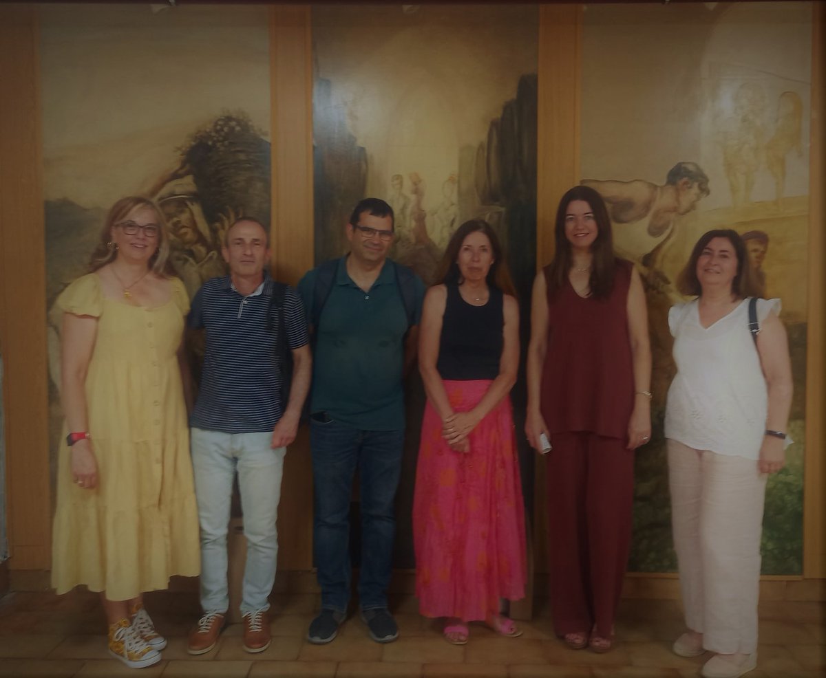 Visitamos el Centro Integrado de Formación Profesional (CIFP) Escuela de la Vid @cpfpvid. Gracias a Maribel y su profesorado han conseguido ser un centro puntero en enseñanzas del sector vitivinícola que imparte las familias Agraria y de Industrias Alimentarias
#IF_CMadrid
