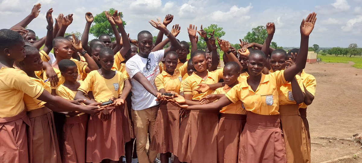 _LING_project's tweet photo. Great moments to celebrate these amazing girls whom we took on a #Drone session #STEM workshops. We are happy to spark the "I can do spirit" in them resulting in them flying the #Drone. We are happy to make the journey engaging for them to be part of our #STEM career journey. https://t.co/bsWJq8cbar