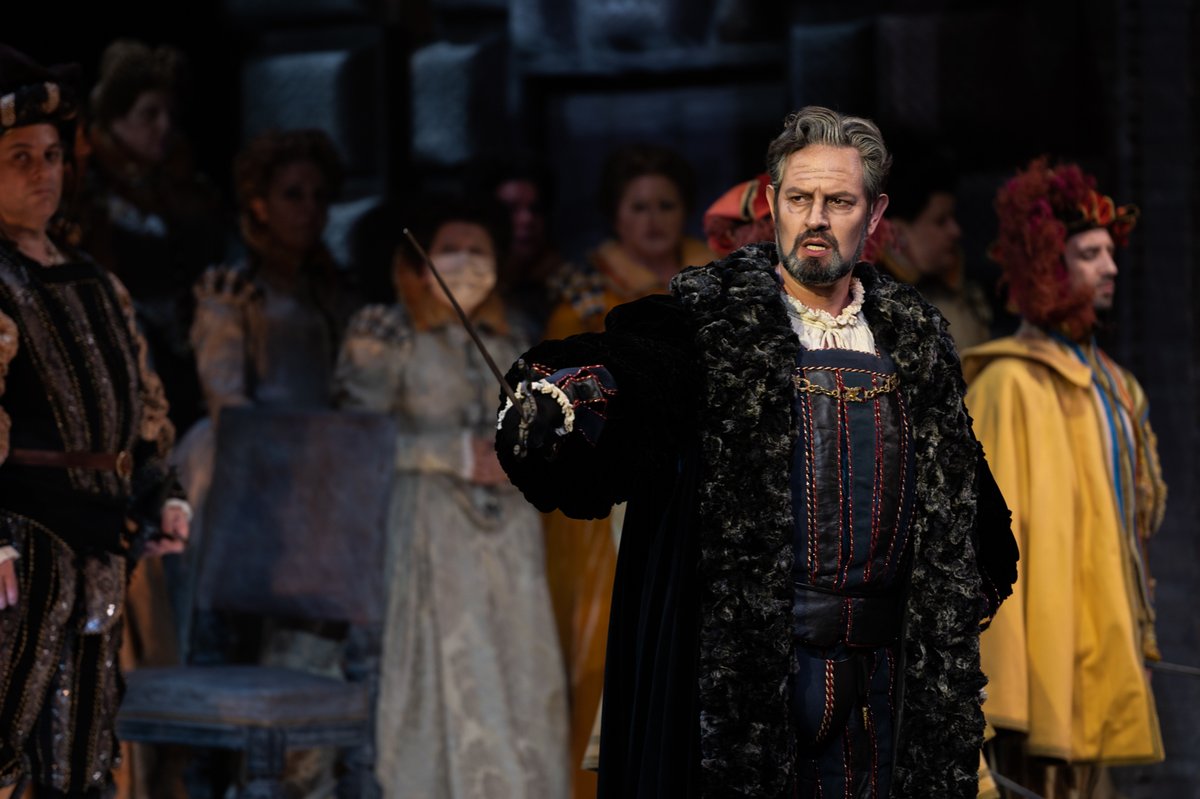OperaRoma's tweet photo. #Ernani di Verdi: 9 e 11 giugno le ultime due recite. Questa sera accanto a #FrancescoMeli nel ruolo del titolo, #AnastasiaBartoli (Elvira), #GiovanniMeoni (Don Carlo) e #EvgenyStavinsky (Silva). Sul podio #MarcoArmiliato, regia di #HugodeAna.
#operaroma #TORernani https://t.co/GNxHZEiCCk
