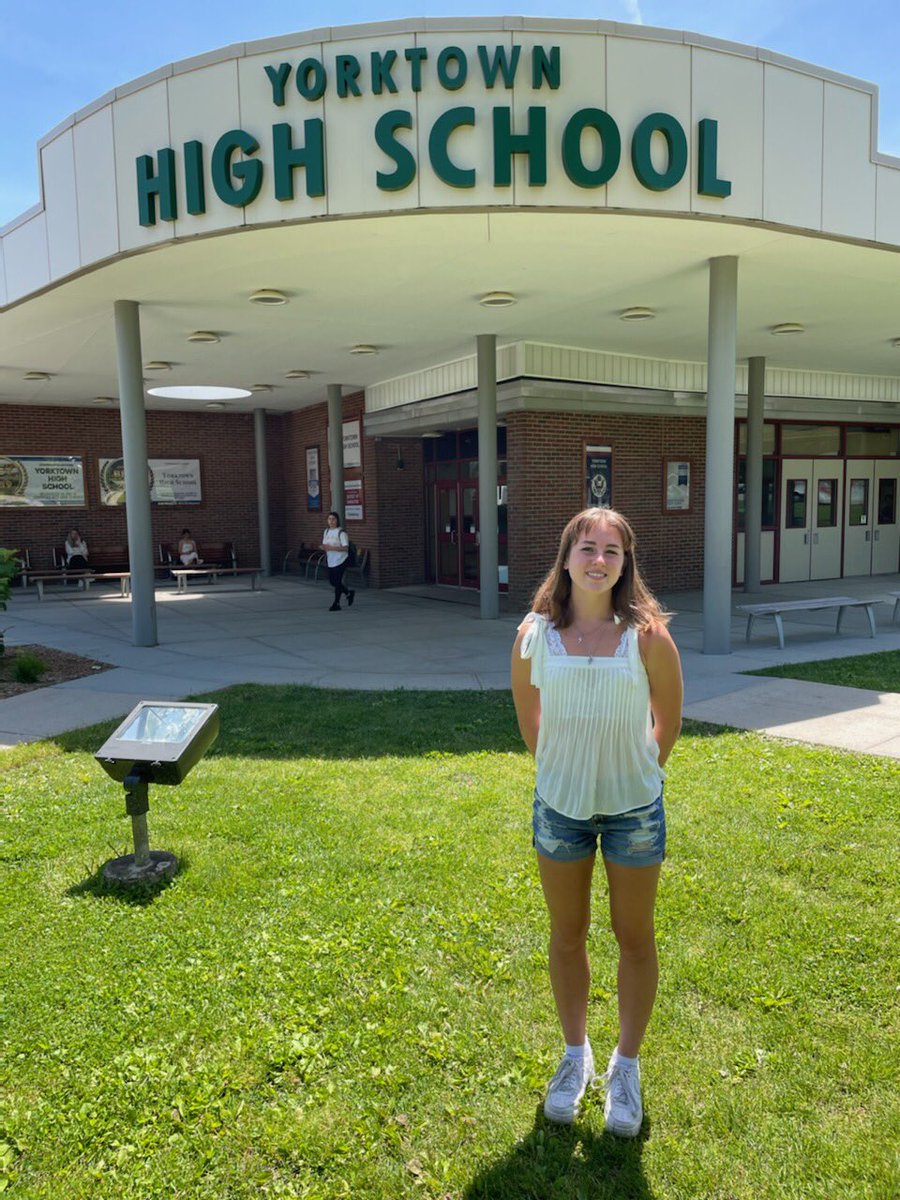 YHSDeGennaro's tweet photo. Best of luck to @Smittytrackxc legend &amp; @yhsclassof_22 Sydney Leitner at NY State Comp. Sydney left YHS today. She has had an incredible high school career &amp; is an outstanding person.🌽🏆 #RoleModel #YorktownCSD @YCSD_Athletics @YtownSportsMed @THE__CROP @DirectRays @lohudsports https://t.co/4ZgBP3RTJD