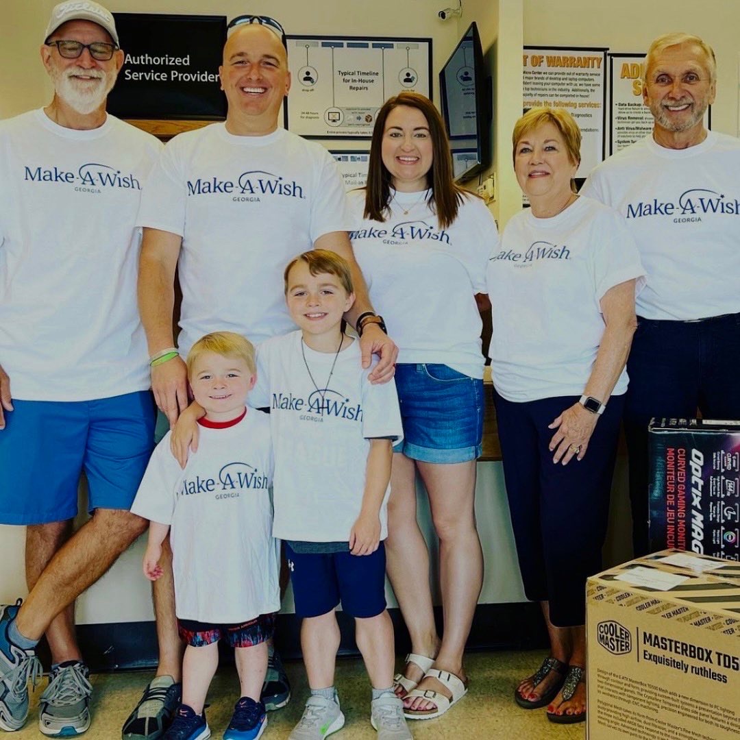 MakeAWishGA's tweet photo. Wish kid Jacob’s celebrated his 10th birthday &amp; wish day! His wish to build a gaming computer sparked from his dream to be an engineer. After he selected all the parts, he worked with computer engineer Lance to build it! 🖥His wish was possible thanks to @microcenter. https://t.co/EbmPiJsnLj
