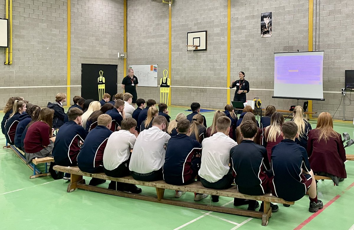 ByrchallPE's tweet photo. Thanks to @StJohnRigby for a highly engaging and informative workshop this afternoon with our Y10 Exam PE students. #teambyrchall #thefutureofsport #sportstechnology #futurestudy @ByrchallPE @ByrchallPE https://t.co/nc1Cg867v6
