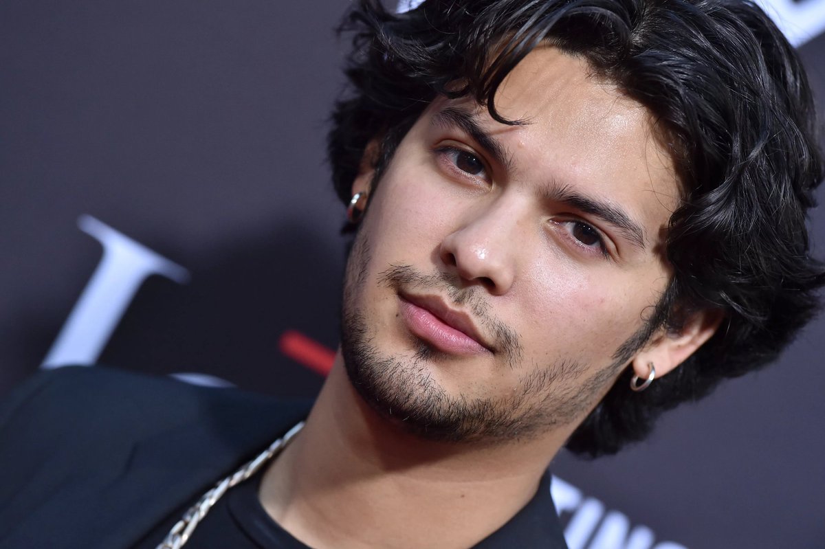 plantaonerdice's tweet photo. Hoje é aniversário de Xolo Maridueña, estrela de #CobraKai e #BlueeBeetle.

O ator está completando 21 anos.
#HappyBirthdayXoloMariduena https://t.co/JtGGySKaXA