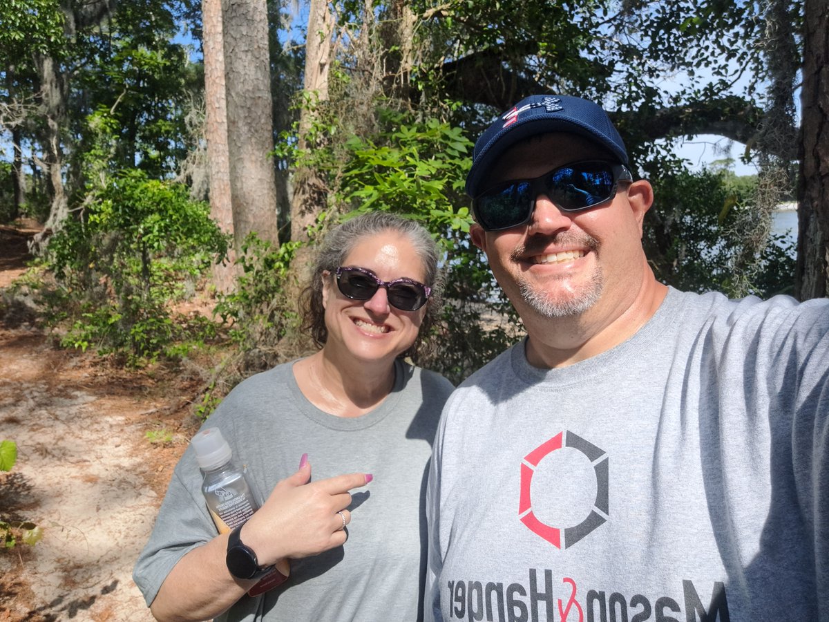 MasonandHanger's tweet photo. Our office in Virginia Beach participated in @chesapeakebay's 33rd Annual Clean the Bay Day. Our team assisted in picking up litter at First Landing State Park. The overall trash collected this year was between 400 – 500 pounds! 

#MHGivesBack #SaveTheBay #CleantheBayDay https://t.co/G1oofx559o