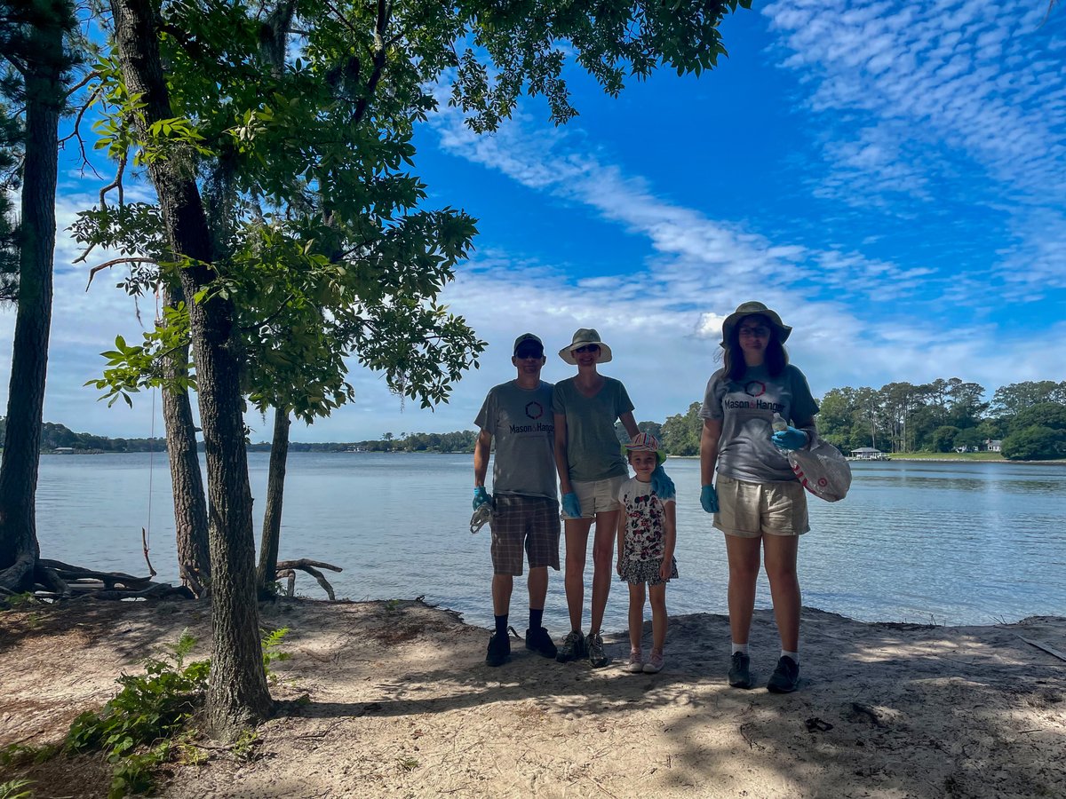 MasonandHanger's tweet photo. Our office in Virginia Beach participated in @chesapeakebay's 33rd Annual Clean the Bay Day. Our team assisted in picking up litter at First Landing State Park. The overall trash collected this year was between 400 – 500 pounds! 

#MHGivesBack #SaveTheBay #CleantheBayDay https://t.co/G1oofx559o