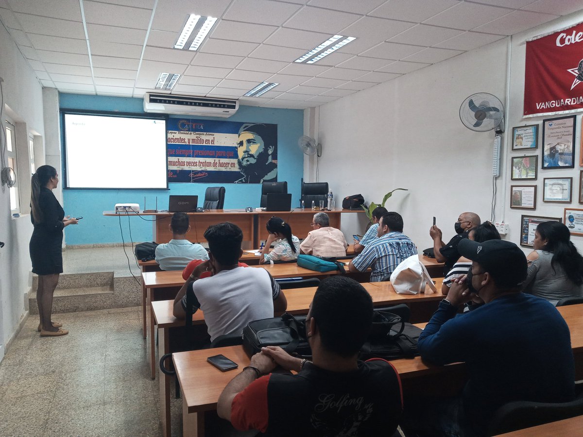 <a href="/ETECSA_Cuba/">ETECSA</a> tiene gran responsabilidad en el proceso de #Informatización en #Cuba. Capacitar a empresas de Comercio en #Artemisa en temas como Boulevar Mi Transfer y Caja extra en la jornada de hoy nos acerca un poco más al desarrollo de una verdadera #TransformacionDigital.