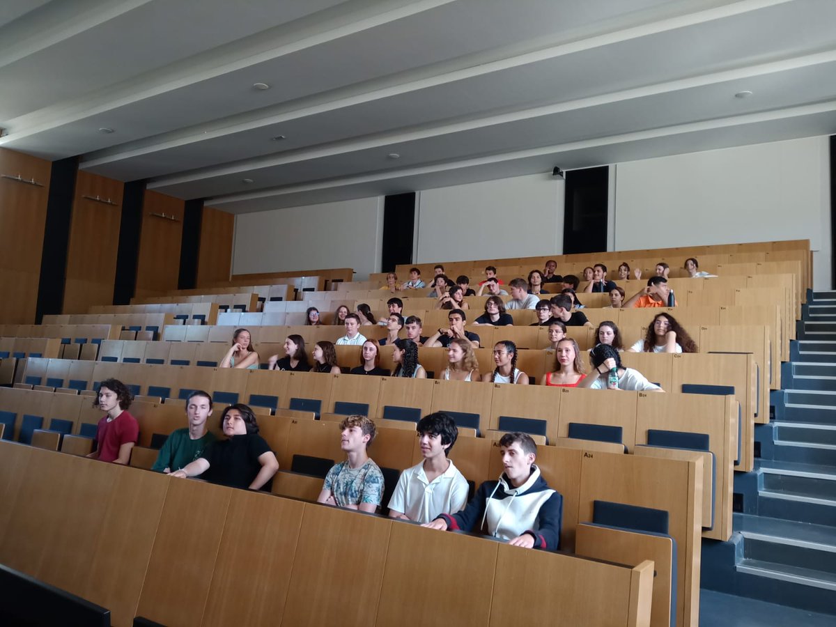 inria_sophia's tweet image. [#MathC2+] Jour 3⃣
Visite de @PolytechNSophia sur le campus #SophiaTech @Sophia50ans @Univ_CotedAzur 
et du @SoFABbyTV avec la salle des imprimantes #3D 
Super accueil et réponses détaillées à toutes les questions des 50 lycéens‼️
#maths #ingénieur-e-s 👩‍💻👨‍💻