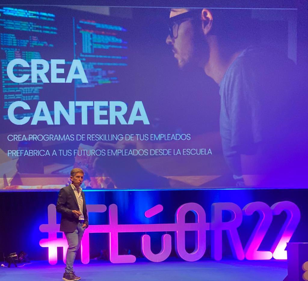 “El talento es un bien escaso, por eso las grandes empresas comprarán a los mejores, las otras tendrán que crear cantera y formar a sus empleados, cambiando la forma que tienen de contratar” vía <a href="/jjamorin/">Juanjo Amorín</a> @EdixEducacion CC <a href="/congresofluor/">Congreso FLÚOR</a> 
#MarketingDigital #FLUOR22 #formación 🔝
