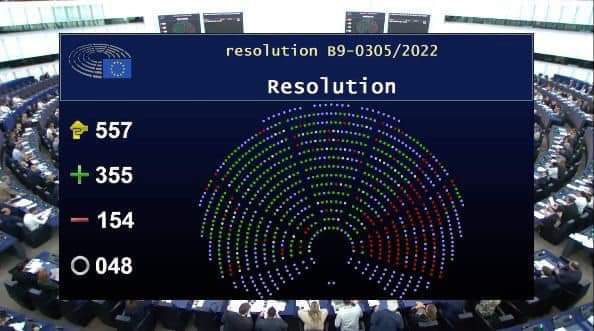 HervMoritz's tweet image. Victoire ! Le #ParlementEuropéen vote le lancement de la procédure de changement des #traités pour une réforme sans tabous de l'Union européenne. Le bras de fer commence ! Go go go ! 💪
#NoVeto #ToFedEU
@UEF_France @JeunesEuropeens @MouvEuropeen_Fr