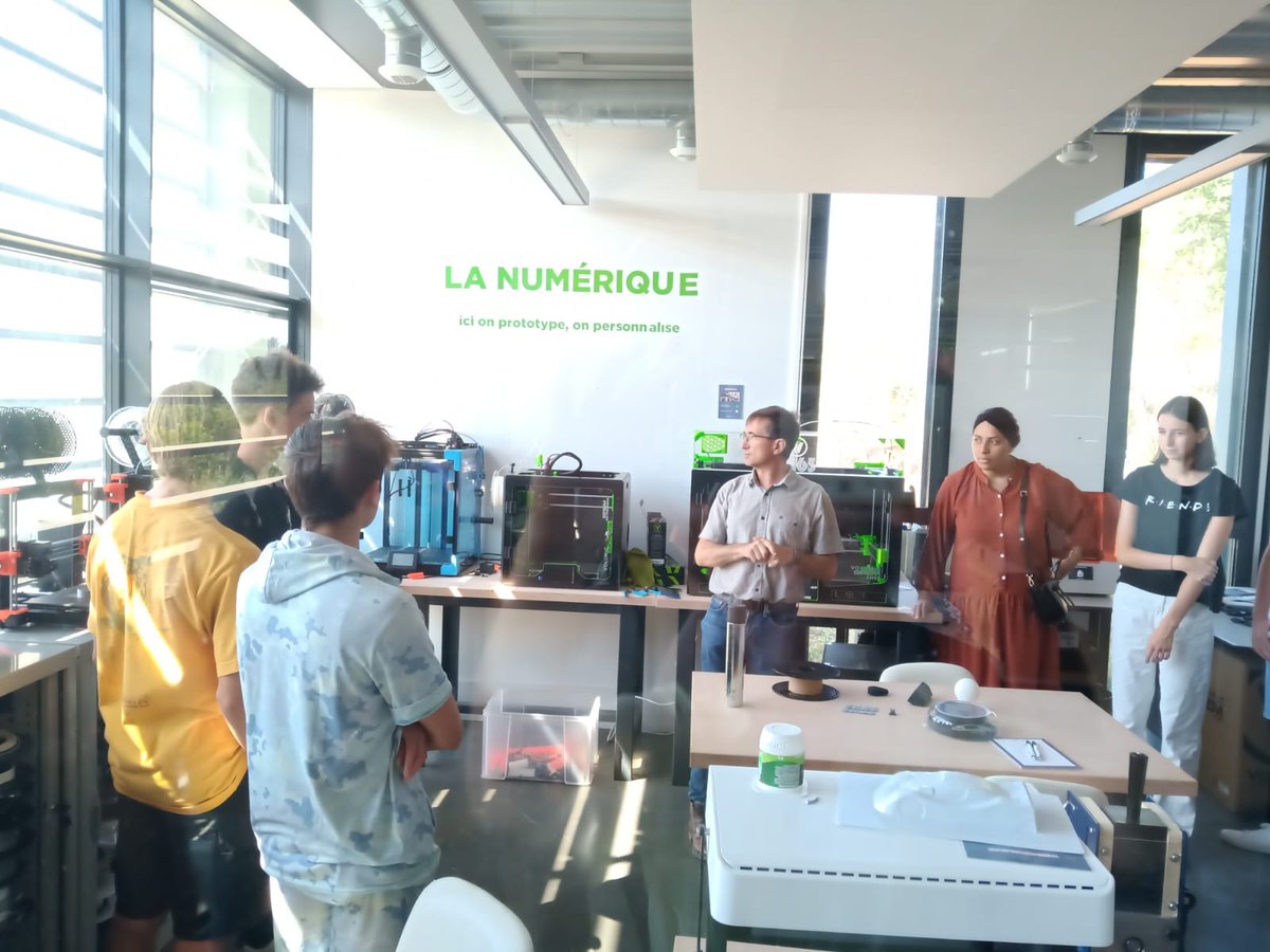 inria_sophia's tweet image. [#MathC2+] Jour 3⃣
Visite de @PolytechNSophia sur le campus #SophiaTech @Sophia50ans @Univ_CotedAzur 
et du @SoFABbyTV avec la salle des imprimantes #3D 
Super accueil et réponses détaillées à toutes les questions des 50 lycéens‼️
#maths #ingénieur-e-s 👩‍💻👨‍💻
