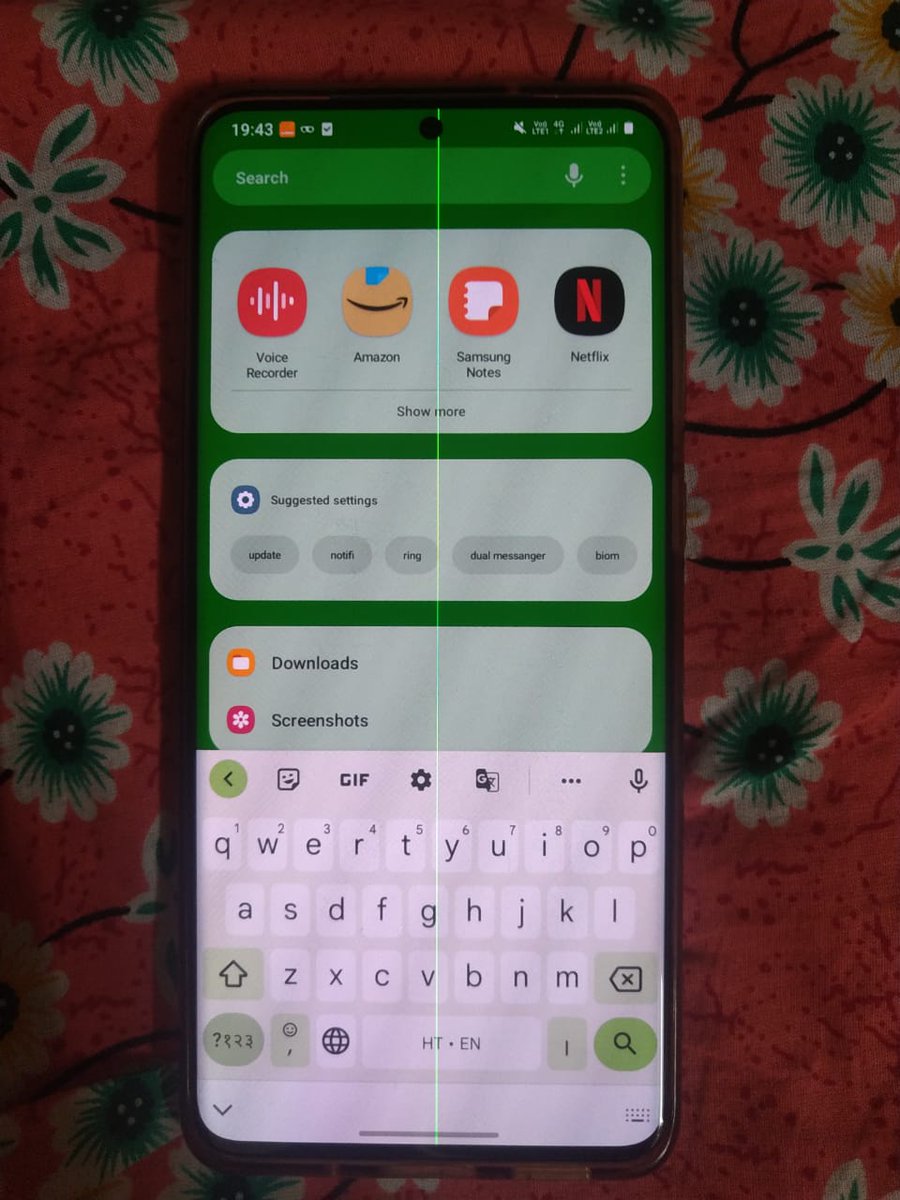 karpritam07's tweet photo. T (1/2)I've been a galaxy S20+ owner since Dec '20.and it's a premium model right! For which I've paid more than 50K,ain't small!and what did I get after 1.5 year?
Today in afternoon,it got an irremovable vertical green line without any physical damage.Horrible it's as in pic. https://t.co/fFSMuyOaYQ