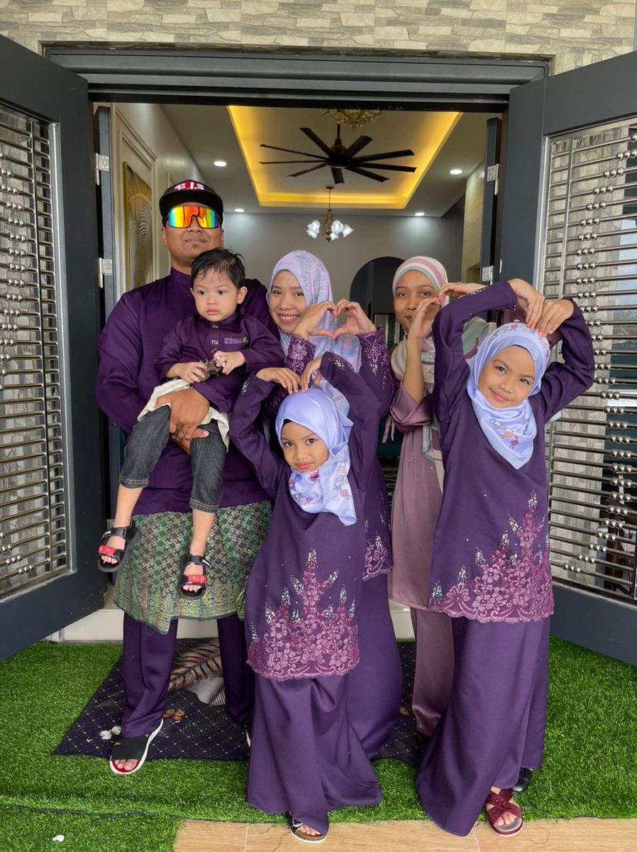 funnafanna's tweet photo. Faridah ❤️ Fadil

Raya tahun ni teah kerja, so teah raya dekat perak dengan family in law akak. https://t.co/GCmbekJnxy