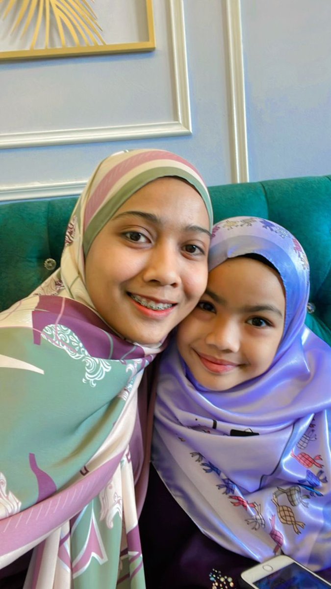 funnafanna's tweet photo. Faridah ❤️ Fadil

Raya tahun ni teah kerja, so teah raya dekat perak dengan family in law akak. https://t.co/GCmbekJnxy