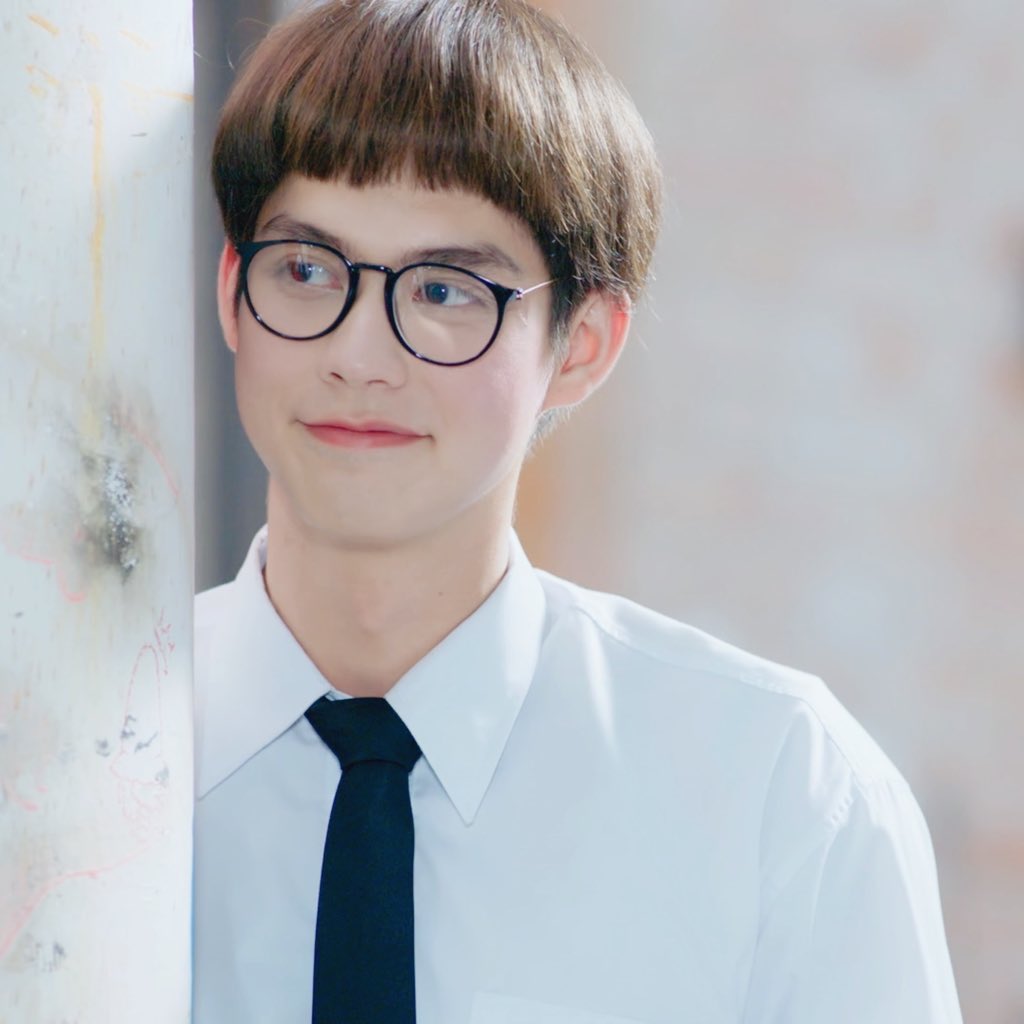 ily4l_bw's tweet photo. ยืนแอบหลังเสา พิ่นับดาวจาดั้ยม่ายเห็น ₍ ᐢ.ˬ.⑅ᐢ ₎

[ #คืนนับดาวEP4 #bbrightvc ♡︎♡︎ ] https://t.co/d7DOWpOngk