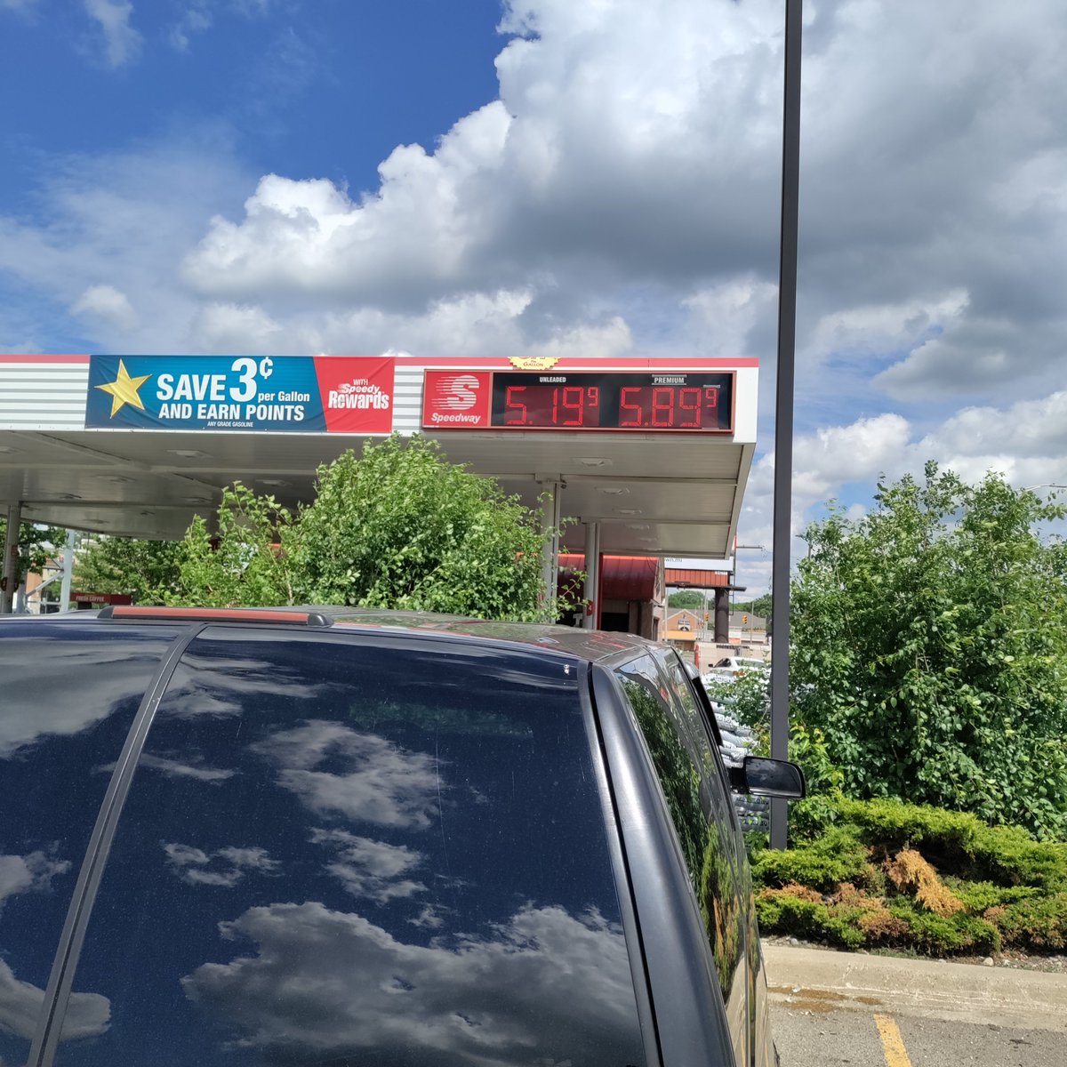 AmazingChevVolt's tweet photo. @SolarFred @vox CLEAN ENERGY RETORT™/
MQ/
'People Show Up~Support~ #ClimateAction~
- Show Up~Testify At Hearings~
- Show Up~Write Letters~Make Phone Calls~
Yet
- Show Up Driving #OldTech
#FossilFuels Guzeling
#Emissions, #GHG & #FineParticulate Belching #FossilCars!
=
#FossilFuelsShame!'
W H Y! https://t.co/TBpKwyZpNR