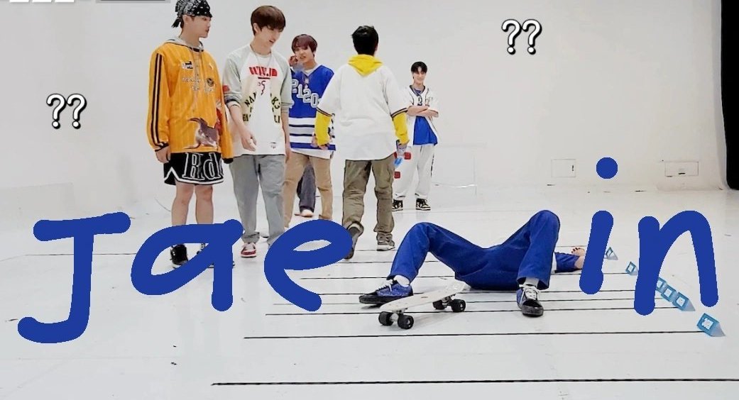 line ★★⁶⁵ tweet media