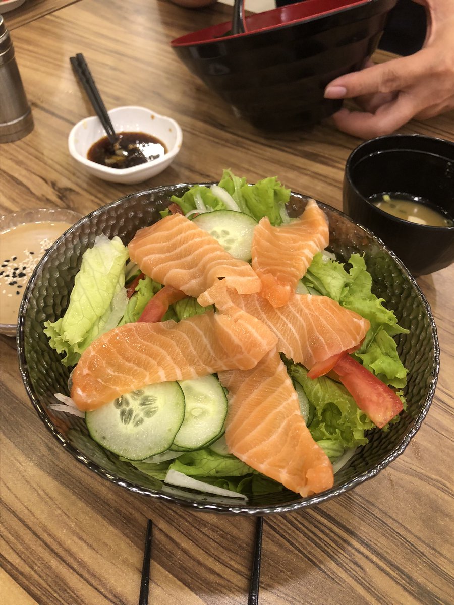 nadeezya1's tweet photo. Sushi https://t.co/drYnyohnur