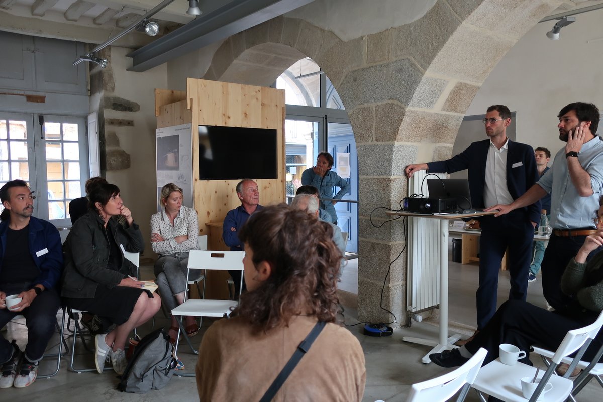 MAeBretagne's tweet photo. ▼▼▼ Matins de l’architecture ▼▼▼
☕️ Aujourd'hui a eu lieu le 4ème matin avec l'agence @anthracitearchi et sa rénovation du lycée Bréquigny. Merci à tous pour votre présence et à Egis pour le petit-déjeuner ! Les matins reprendront en septembre, le programme arrive bientôt ! https://t.co/QuWjKK7gnP