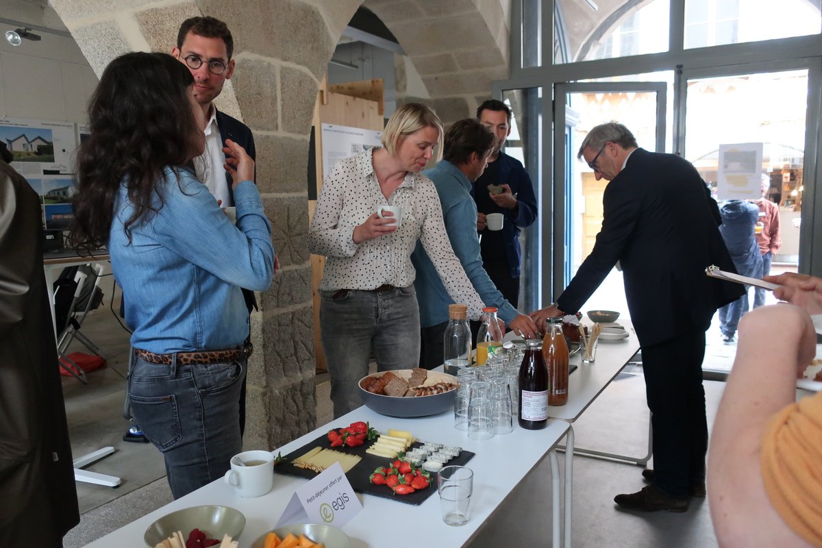 ▼▼▼ Matins de l’architecture ▼▼▼
☕️ Aujourd'hui a eu lieu le 4ème matin avec l'agence <a href="/anthracitearchi/">AnthraciteArchi</a> et sa rénovation du lycée Bréquigny. Merci à tous pour votre présence et à Egis pour le petit-déjeuner ! Les matins reprendront en septembre, le programme arrive bientôt !