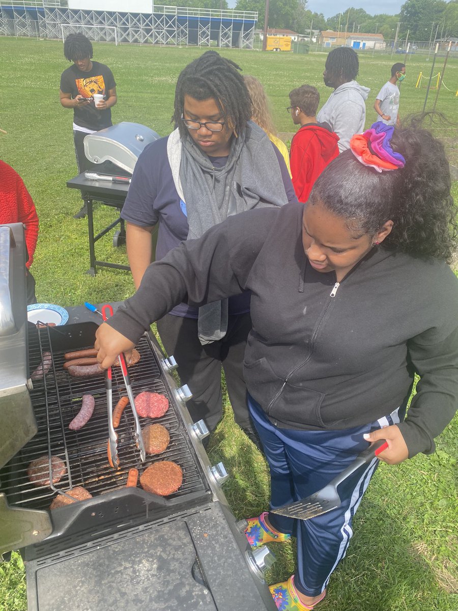 Mrs_Dirksen's tweet photo. Ended the year off learning to grill #SEFCS https://t.co/c0LC5GQvBf
