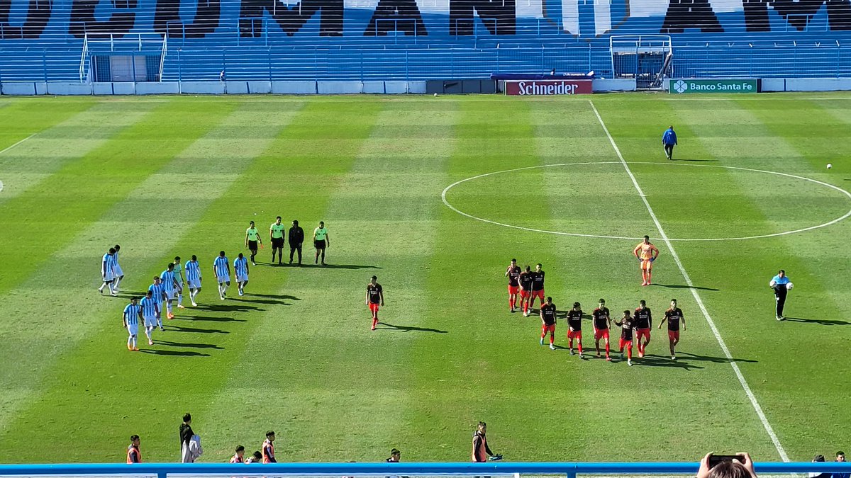 SofyFloress's tweet photo. ¡FINAL DEL PRIMER TIEMPO!
ATLÉTICO 1-0 RIVER PLATE.
(39' Lucas Naranjo)
@RMilenium https://t.co/VF1wGwfDhq