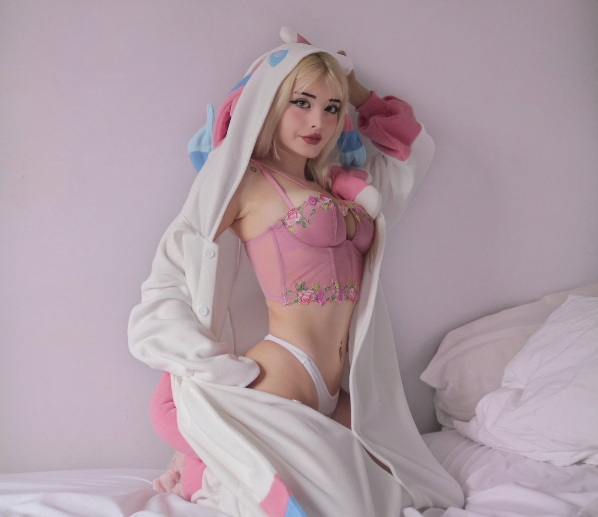 Lauren Burch tweet media