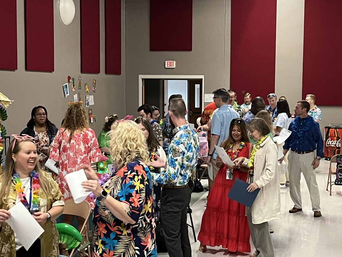 dmcdonald141's tweet image. Great day so far working with our #middlelevel leadership to plan for next year and challenge our leadership skills.   @gcschools