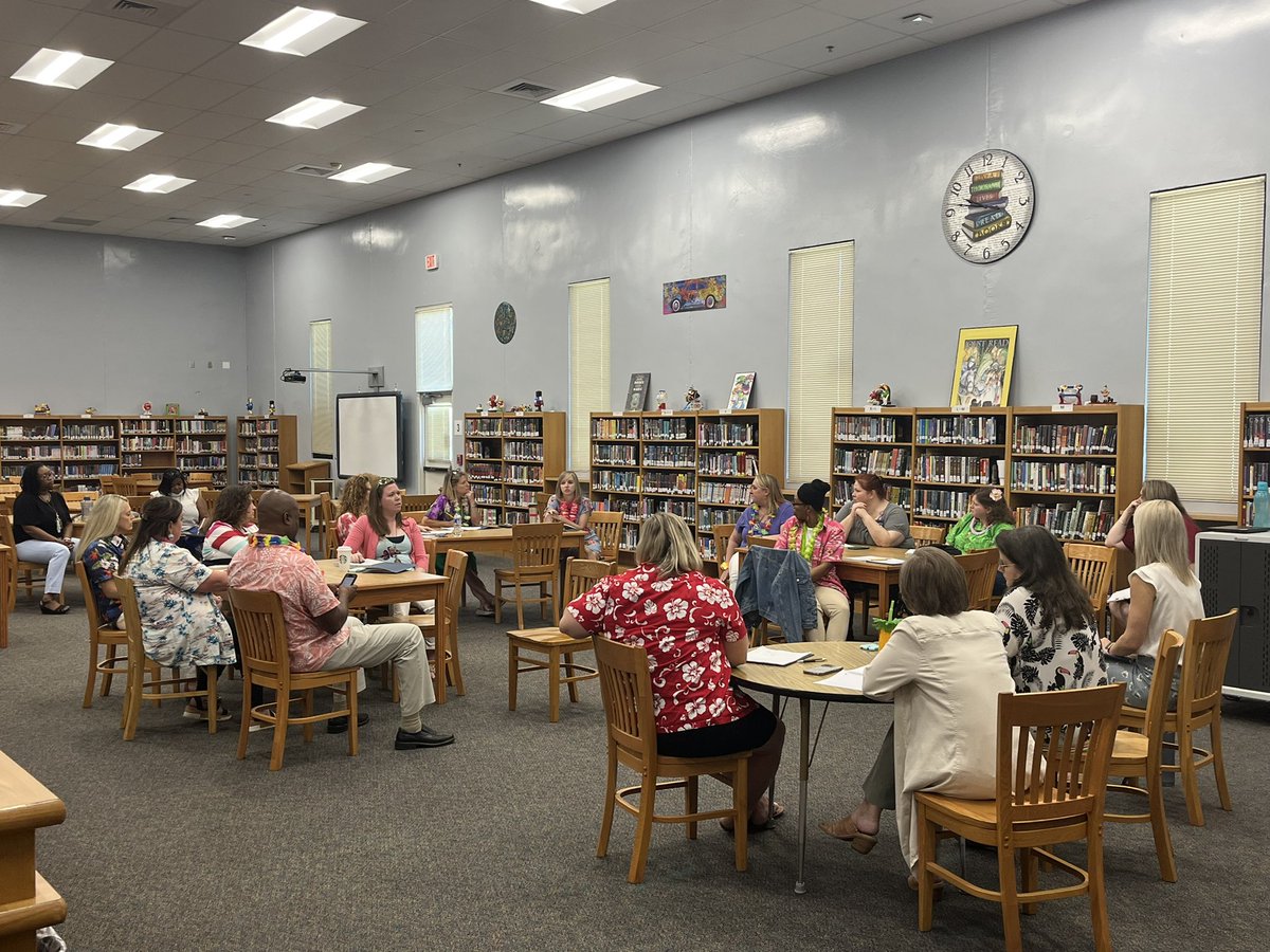 dmcdonald141's tweet image. Great day so far working with our #middlelevel leadership to plan for next year and challenge our leadership skills.   @gcschools