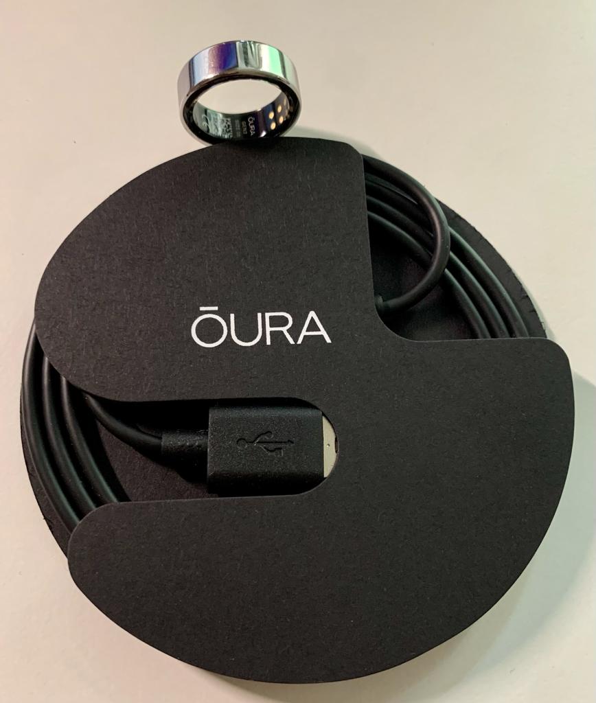 Flipperflow1's tweet photo. A couple of days ago, I recognized my #ouraring has a pretty short battery cycle (<1 day). I contacted the #CustomerService, and now I have a brand-new ring (the newest generation) on my finger. That's how you make customer to fans! Great customer support @ouraring 👏🤟 https://t.co/3fIy4YSqtq