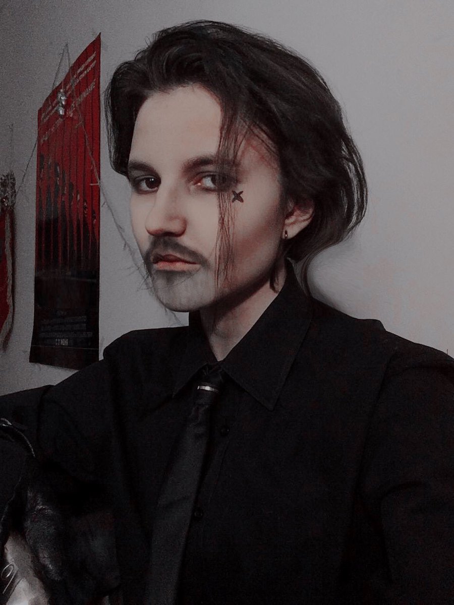 the first bimbo pirate ⚔︎ tweet media