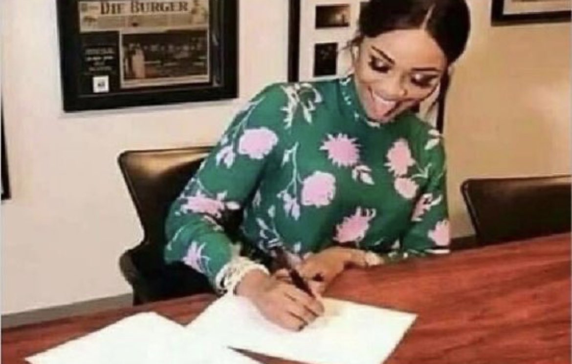 ezzybeth's tweet photo. Me after rewriting history in todays exam:
#gcses2022 #gcse2022 #History #wjec https://t.co/bbMgyEQeHV