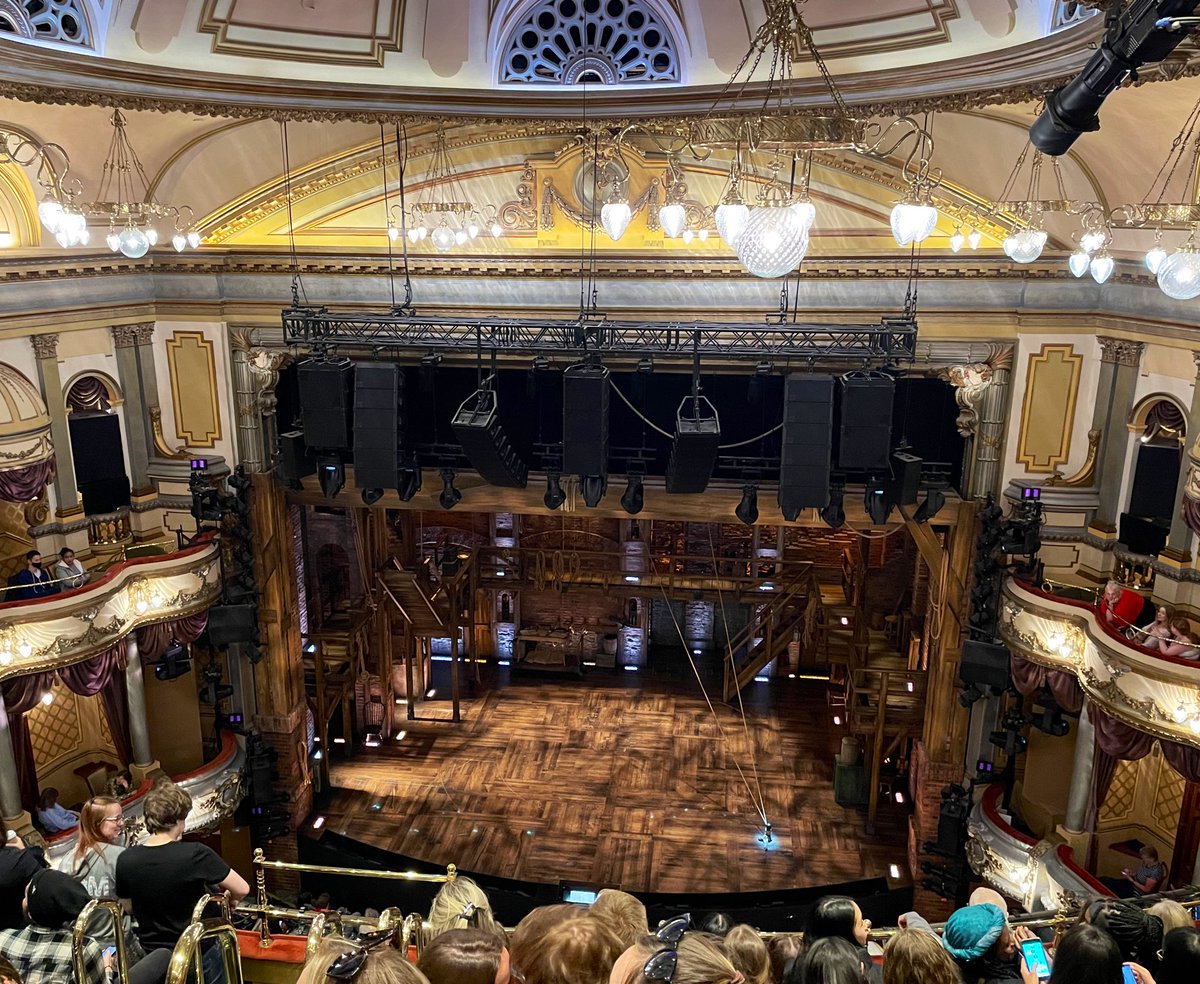 Watched Come From Away yesterday, watching Hamilton today, met <a href="/singlecrow/">Iona (@singlecrow@wandering.shop)</a> in between these two events, feel like good choices are being made