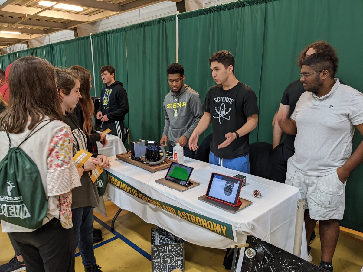 Siena Physics Department tweet media
