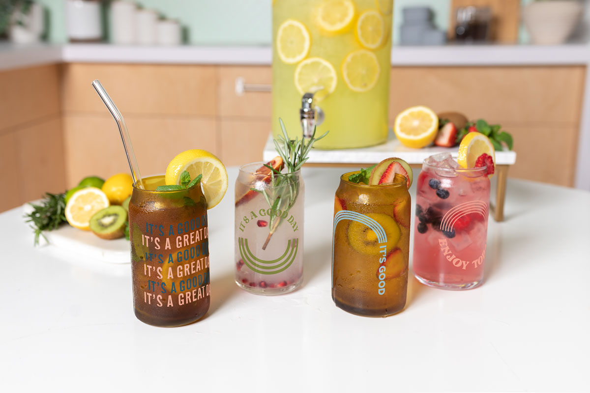 Winbrook's tweet photo. BOTTOMS UP! The choice is yours....morning, noon or nite! Enjoy your favorite beverage in this Beer Can Glass!
#beercanglass #beer #icedcoffee #lemonade #icedtea #coffeeaddict #funswag #beveragesnobs
@numomfg https://t.co/qxyUlj3N1p
