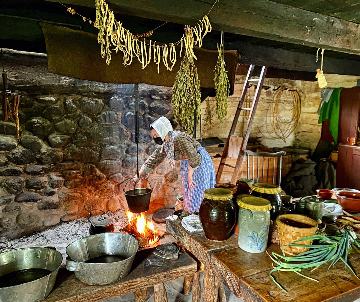 A rainy day is the perfect time to explore what’s cooking in our historic kitchens! 🔥 
#LivingHistoryMuseum #HistoricFoodways #HearthCooking #LivingHistory #Museum #VisitRoc #ISpyNY #GCVMuseum