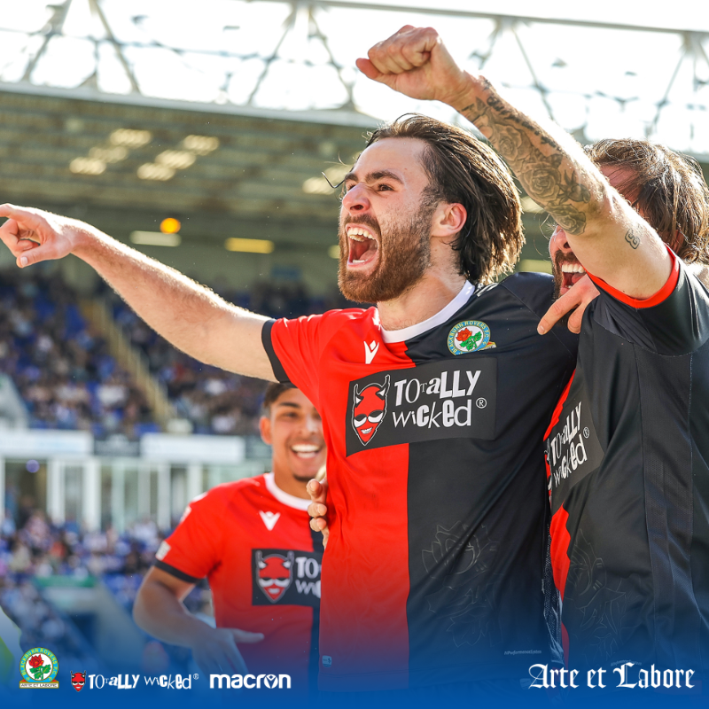 Rovers's tweet photo. 👏 Ben Brereton Diaz has been named in the @PFA @SkyBetChamp Team of the Year.

Congratulations @benbreo!

#PFAawards | #Rovers 🔵⚪️