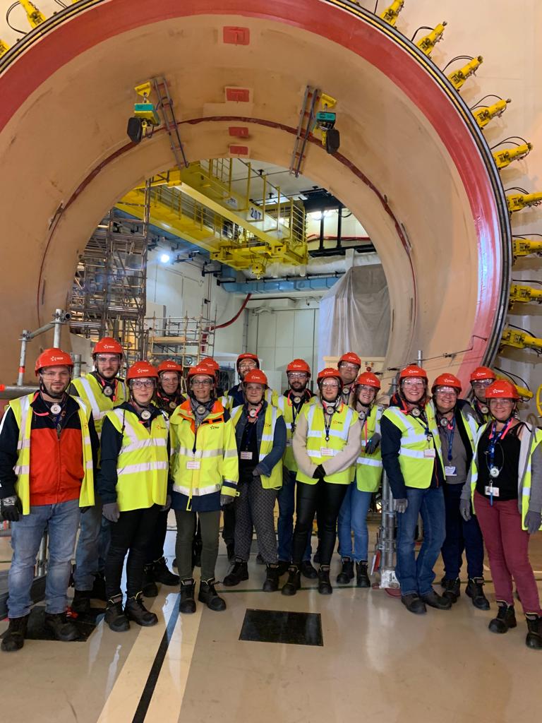 Hier et aujourd'hui, deux jours de découverte et d'échanges en compagnie de 15 autres ambassadeurs du <a href="/EDFSaintLaurent/">EDF Saint-Laurent</a> . Au planning, <a href="/EDFEPR/">EDF EPR Flamanville</a> , <a href="/EDFFlamanville/">EDF Flamanville</a> et <a href="/OranolaHague/">Orano la Hague</a> . Merci aux ambassadeurs de Flamanville pour l'accueil. 🙏🙏🙏