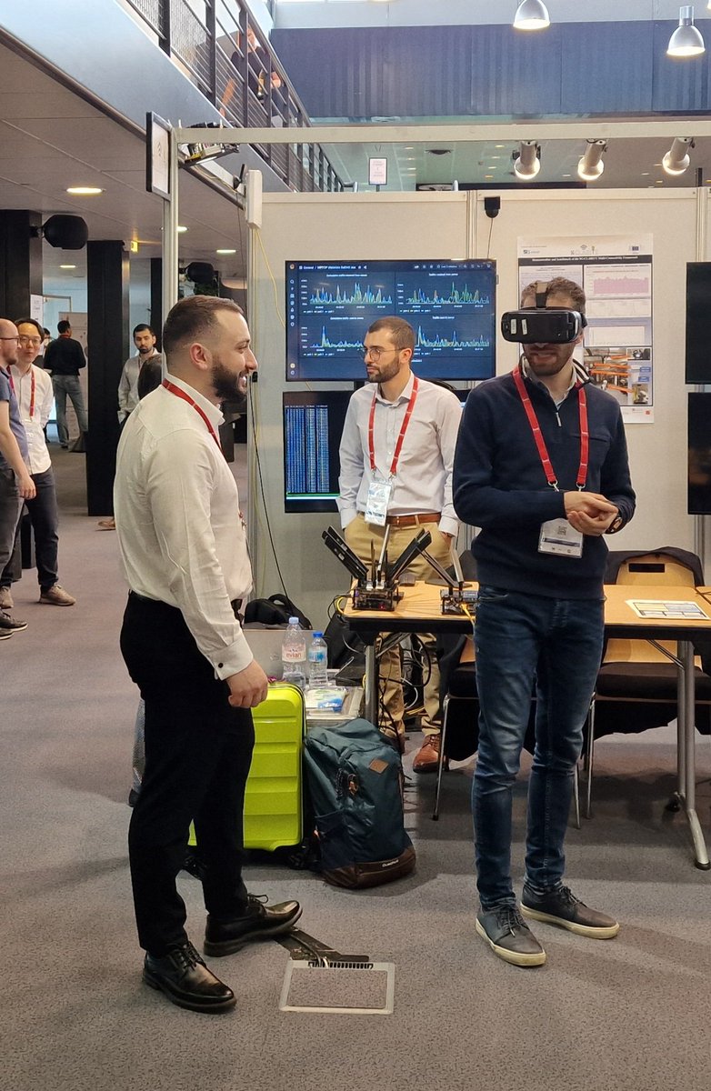 5G_CLARITY's tweet photo. Thanks to the team for the amazing demos, #EuCNC has proved a great success in presenting #5G_CLARITY's innovative results! https://t.co/nALo0BXtkL