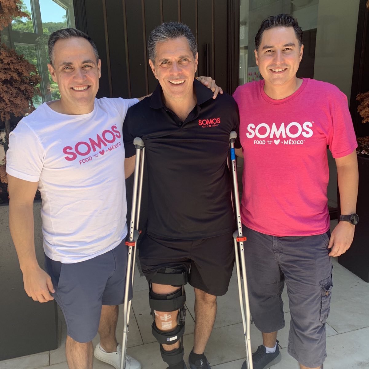 DanielLubetzky's tweet photo. No less important to a speedy recovery? Laughter and tacos. I was able to get a healthy dose of both thanks to Miguel and Rodrigo and the entire @eatsomos team who were in town for their annual summit.

#founders #friendship https://t.co/4q3R2koILf