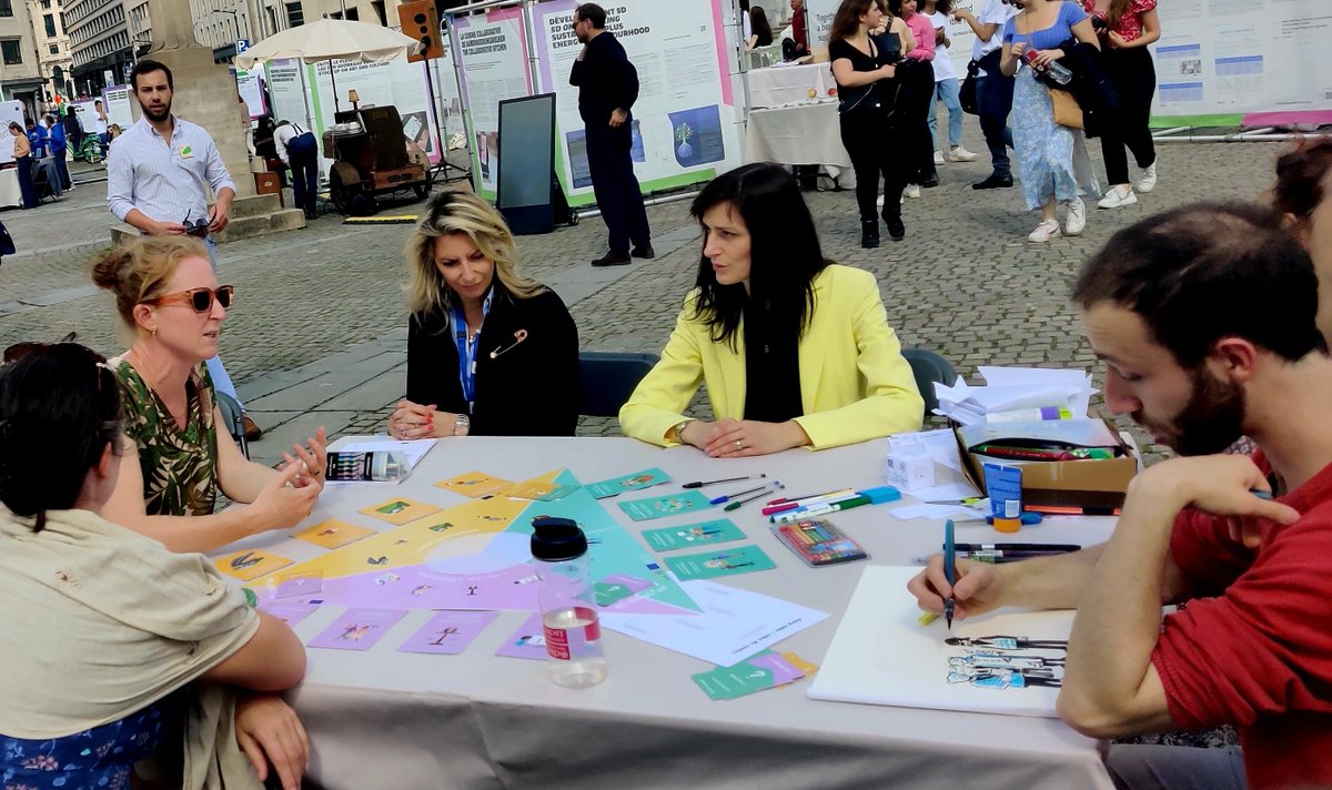 Together with Coventry University ILVOatSociety presents the Recoms project at the European Bauhaus festival. We had the honor to present our project to EU commissioner for Research and Innovation Mariya Gabriel! #ILVO #Recoms