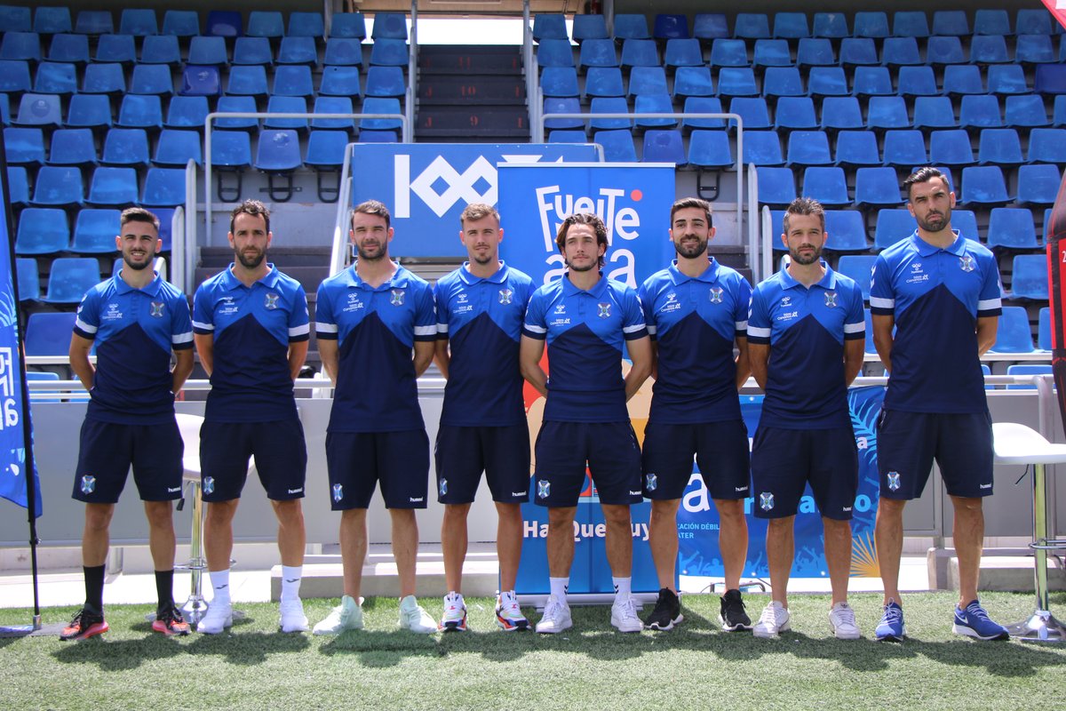 CahoraDeportes's tweet photo. ⚽️🏴󠁧󠁢󠁳󠁣󠁴󠁿#AlexandreCorredera: "Queremos el premio grande de poder subir a Primera División en un año tan especial para el club" https://t.co/sV9twrbhdA a través de @CahoraDeportes @TenerifeAhora @Cahora @CDTOficial @AlexCorredera10 #TenerifeGirona https://t.co/FasEjrQMMJ