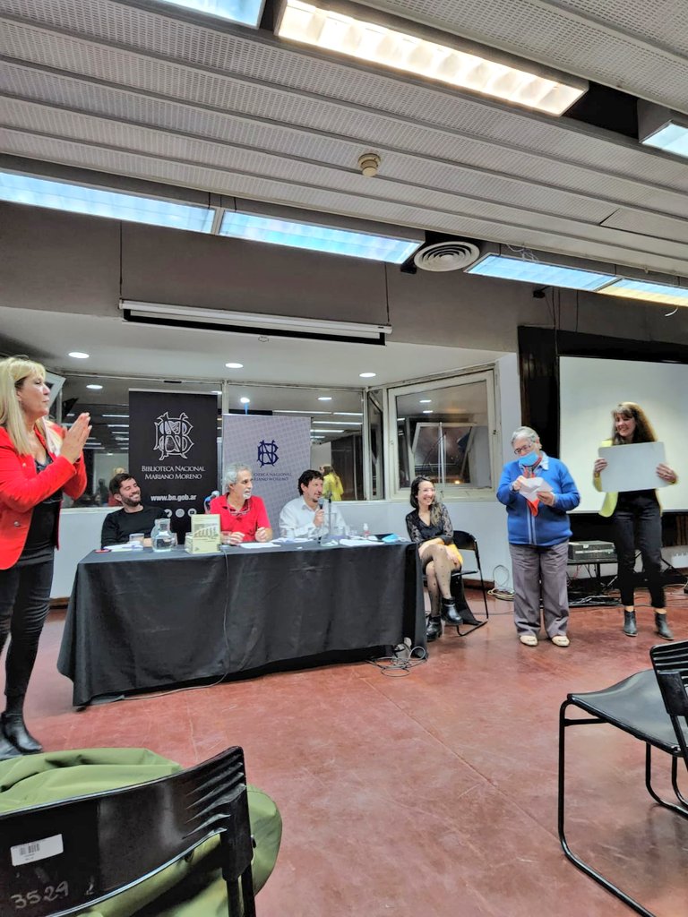 2tiposdecambio's tweet photo. El miércoles fue la 3ra (pero no vencida) presentación de HOMO FALSUS en la @BNMMArgentina con comentario del gran @albinstromber 
Gracias a todos y todas por venir a compartir de este momento!
(Estense atentis que todavía van a haber más!)
cc @Iron_Hic_Man @gerarovner @barbu17 https://t.co/fuDuuPmyP8