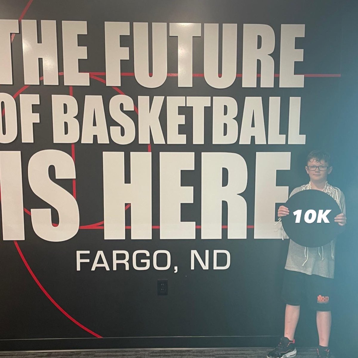 Shoot360Fargo's tweet photo. Our 10K Shot Club keeps growing by the day‼️Welcome Parker Mullen‼️ As someone who enjoys working hard and putting in the work, Parker stands out amongst the crowd‼️ Keep it up, Parker‼️#SplashMeterTraining #GetGameReady #Shoot360Fargo @nodakbasketball https://t.co/qRNqkQ5EZA
